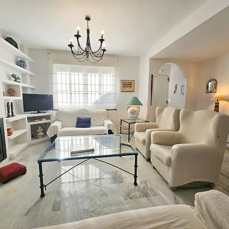 Bonita Casa En La Playa Con Jardin * Марбелья