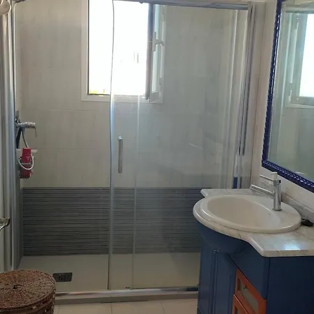 Bonita Casa En La Playa Con Jardin Nyaraló Marbella