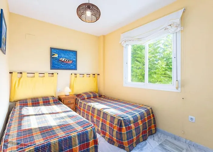 Vakantiehuis Bonita Casa En La Playa Con Jardin Marbella