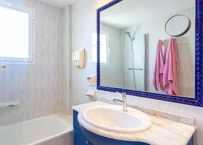 Bonita Casa En La Playa Con Jardin Vakantiehuis Marbella