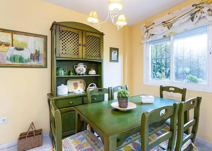 Bonita Casa En La Playa Con Jardin Marbella