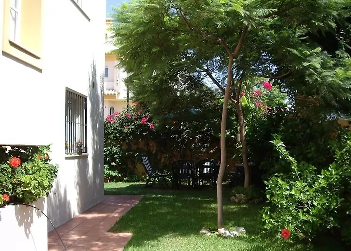Bonita Casa En La Playa Con Jardin Marbella