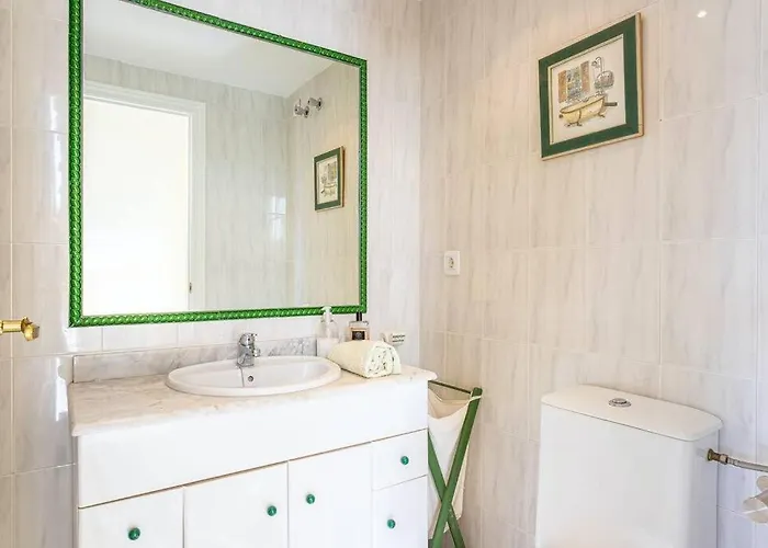 Bonita Casa En La Playa Con Jardin Marbella